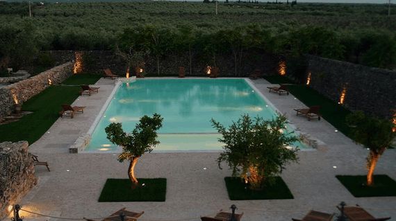 Stay in traditional lodgings on day 4, in a typical Apulian converted farmhouse