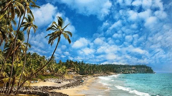 Spend time at the laidback Varkala beach during the tour