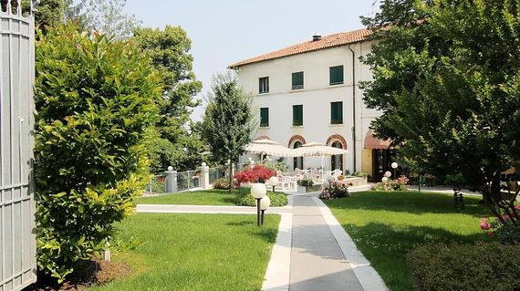 Stay in the Renaissance city of Vicenza in this elegant hotel