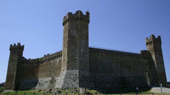 Bike to the fortified city of Montalcino on day 3 and visit the 14th-century fortress 
