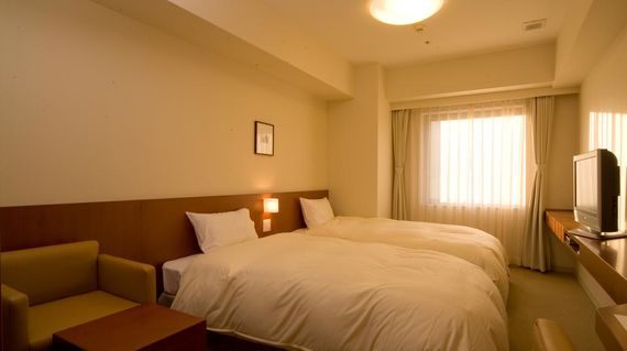 Spend the first day at a centrally located hotel in Kanazawa City.