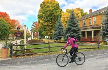 Cycling away from an inn