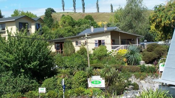 Situated on a hillside right in the heart of Waitomo Caves Village, in a peaceful garden setting, with beautiful views over the surrounding countryside