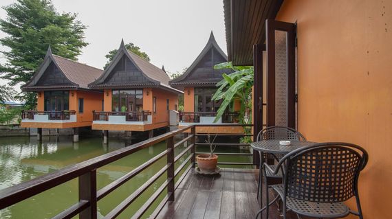 A boutique hotel located in Thailand's former capital - Ayutthaya. It is equipped with an outdoor pool, spa and wellness center, and complimentary Wi-fi