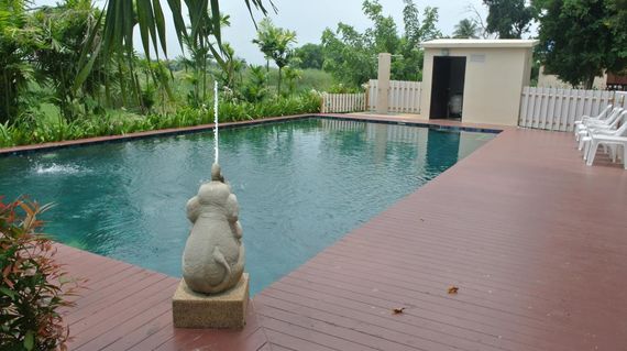 This hotel is located in a quiet area overlooking an extensive lake that stretches far beyond