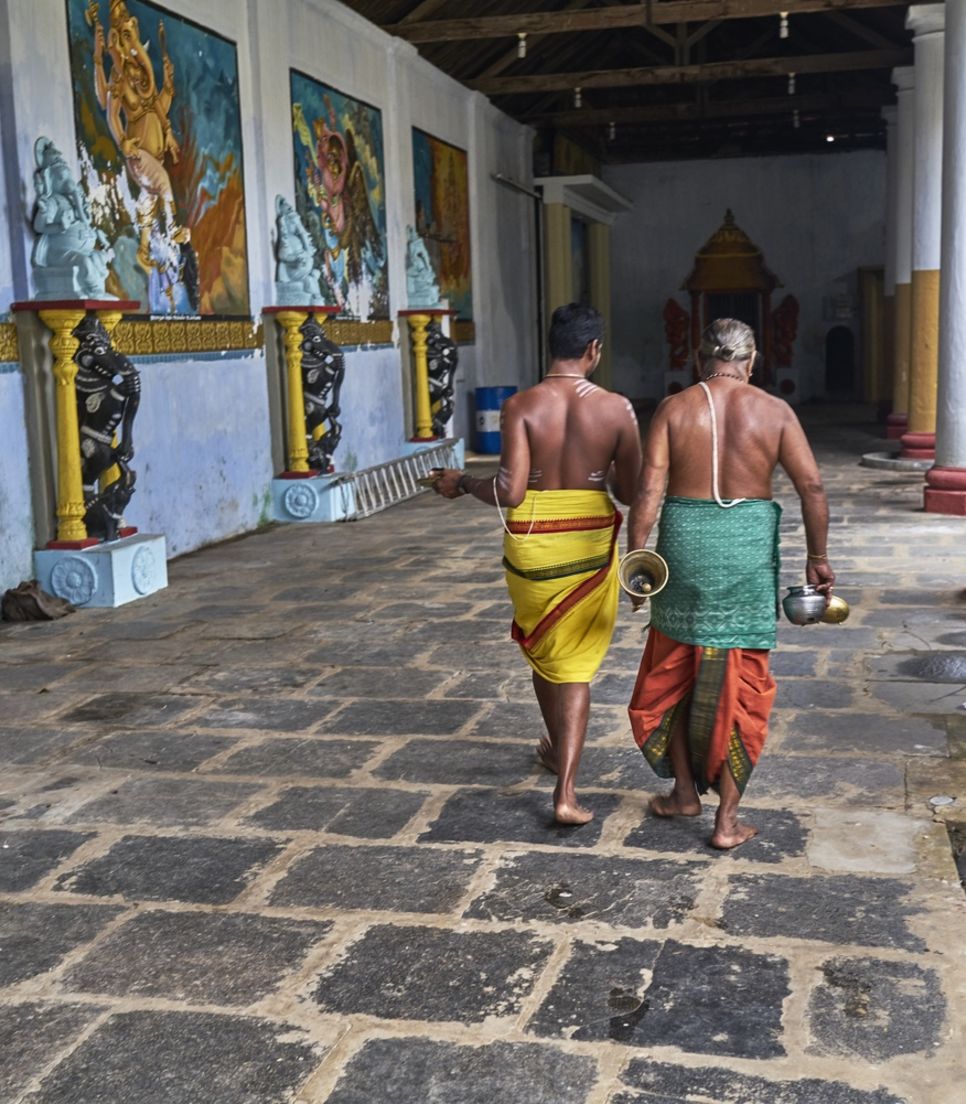 Get to know the history and people of Sri Lanka