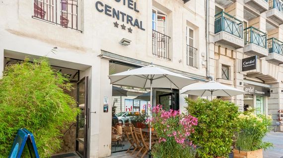 Spend the first night in this centrally located hotel in historic Avignon