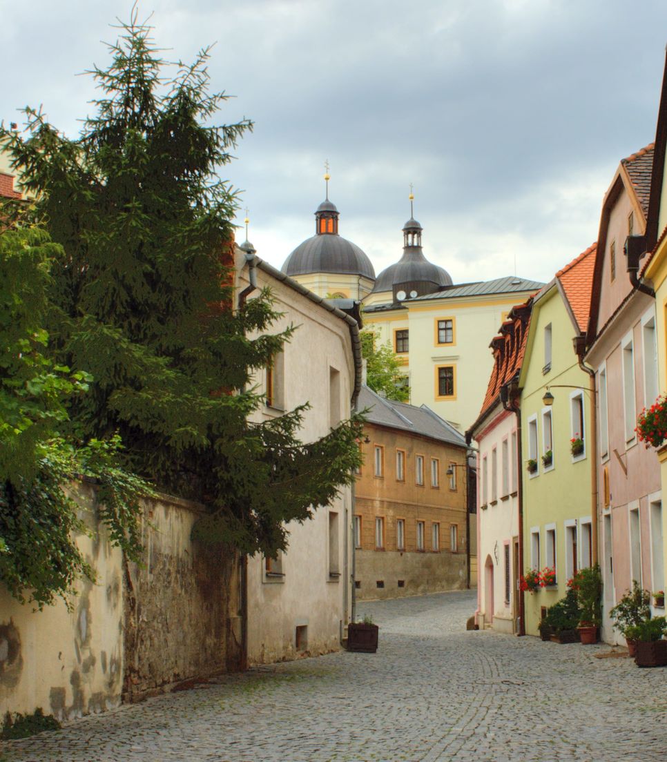 Stay in this delightful city on day 5 and explore the exquisite old town