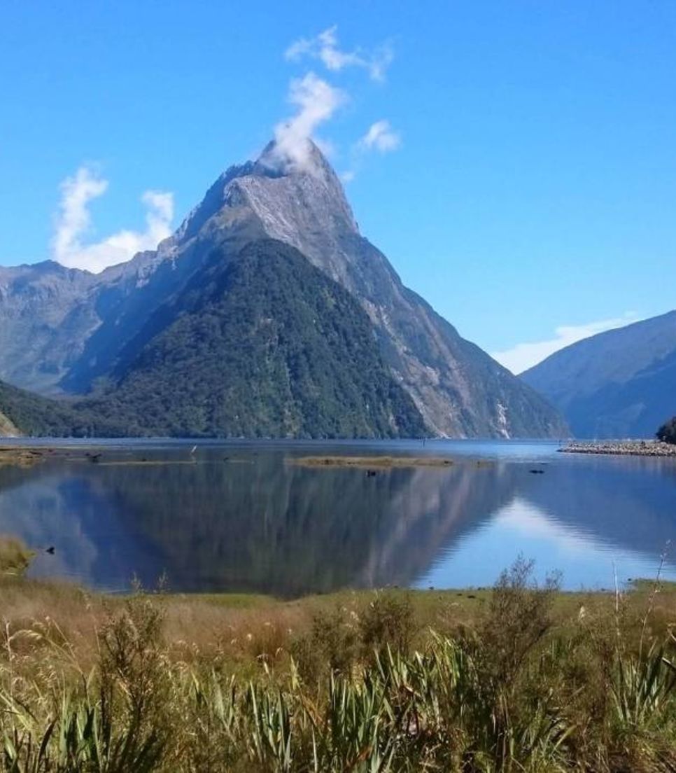 Visit the exceptionally beautiful Milford Sound, enjoy walks here and then an exhilarating helicopter flight