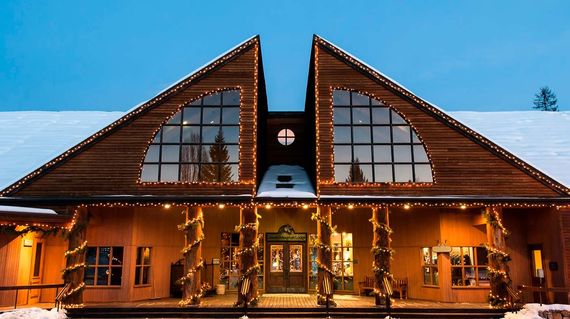 A beautiful lodge with spectacular mountain views, located just steps away from downtown Whitefish and on the cusp of Glacier National Park