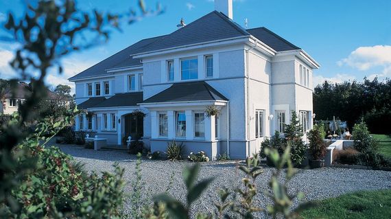 An elegant B&B a stone's throw away from High Street Shops and Killarney Outlet Centre