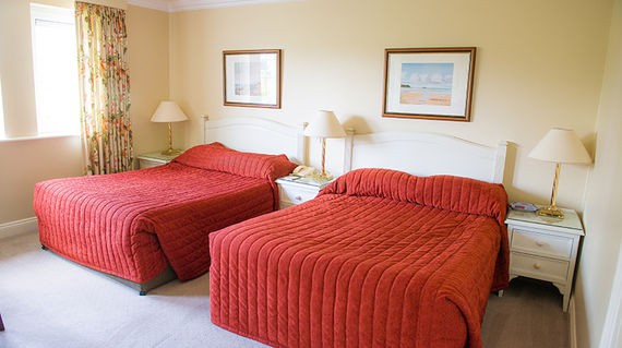 An elegant B&B a stone's throw away from High Street Shops and Killarney Outlet Centre
