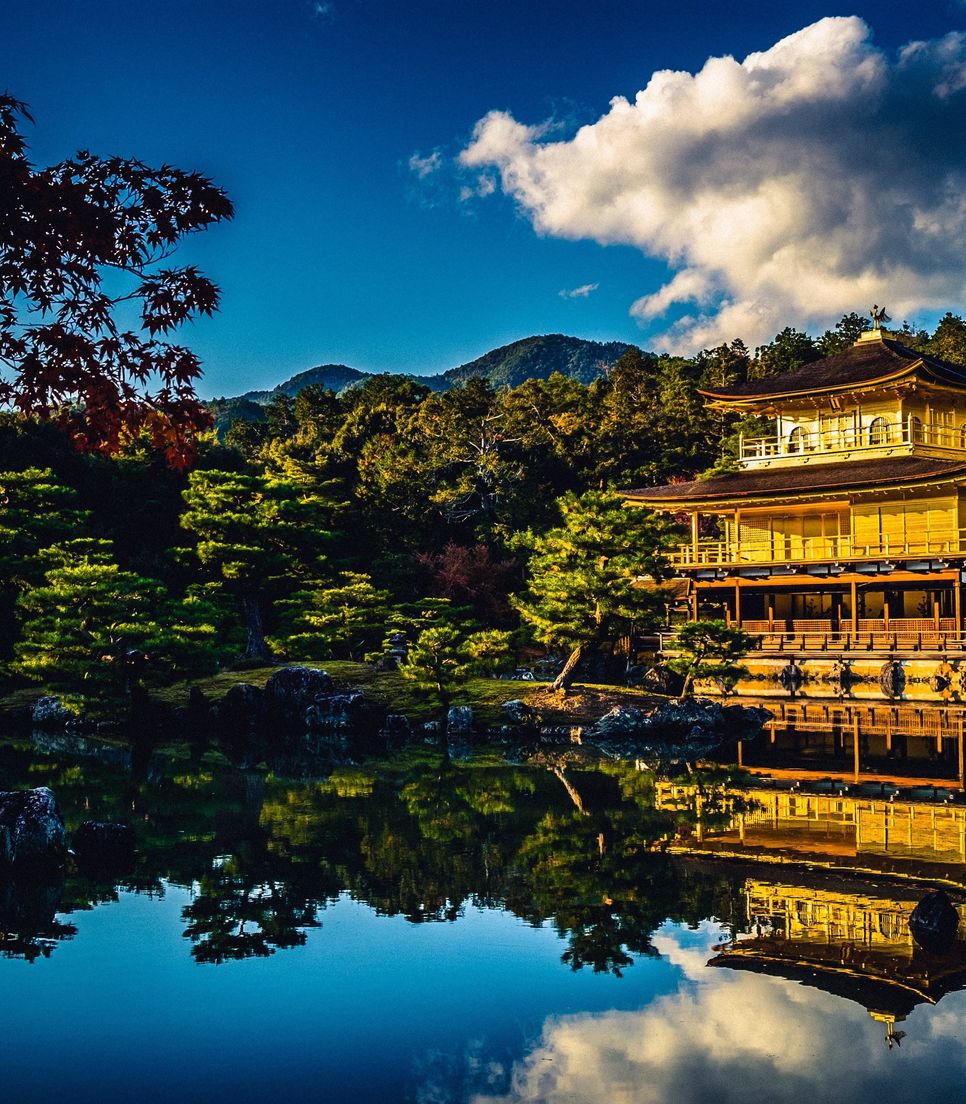 Enjoy seeing and experiencing sights that are unique to Japan