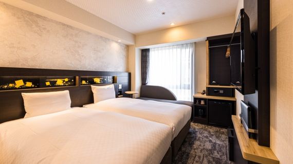 Set in the centre of Kyoto, this accommodation boasts comfortable and modern rooms