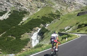Cyclist on the mountain