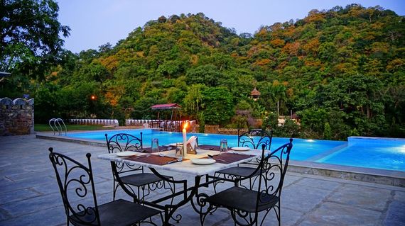 Delight in the enchanting atmosphere of this haveli (mansion) with each room having a view of the Kumbhalgarh forest or fort